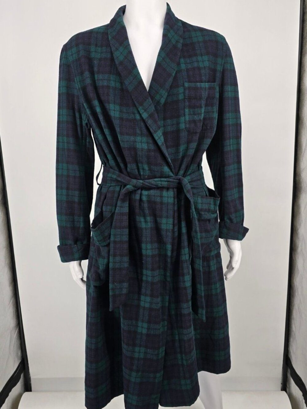 Vintage 1970s Pendleton Black Watch Tartan Virgin Wool Belted Robe (L) *Flaw